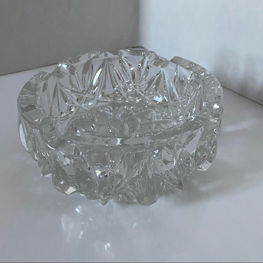 Vintage 5” Round Heavy Glass Cigar Ashtray